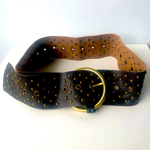 Accessories - SALE‼️VINTAGE Rare Cracked Leather Belt with Metal Studs